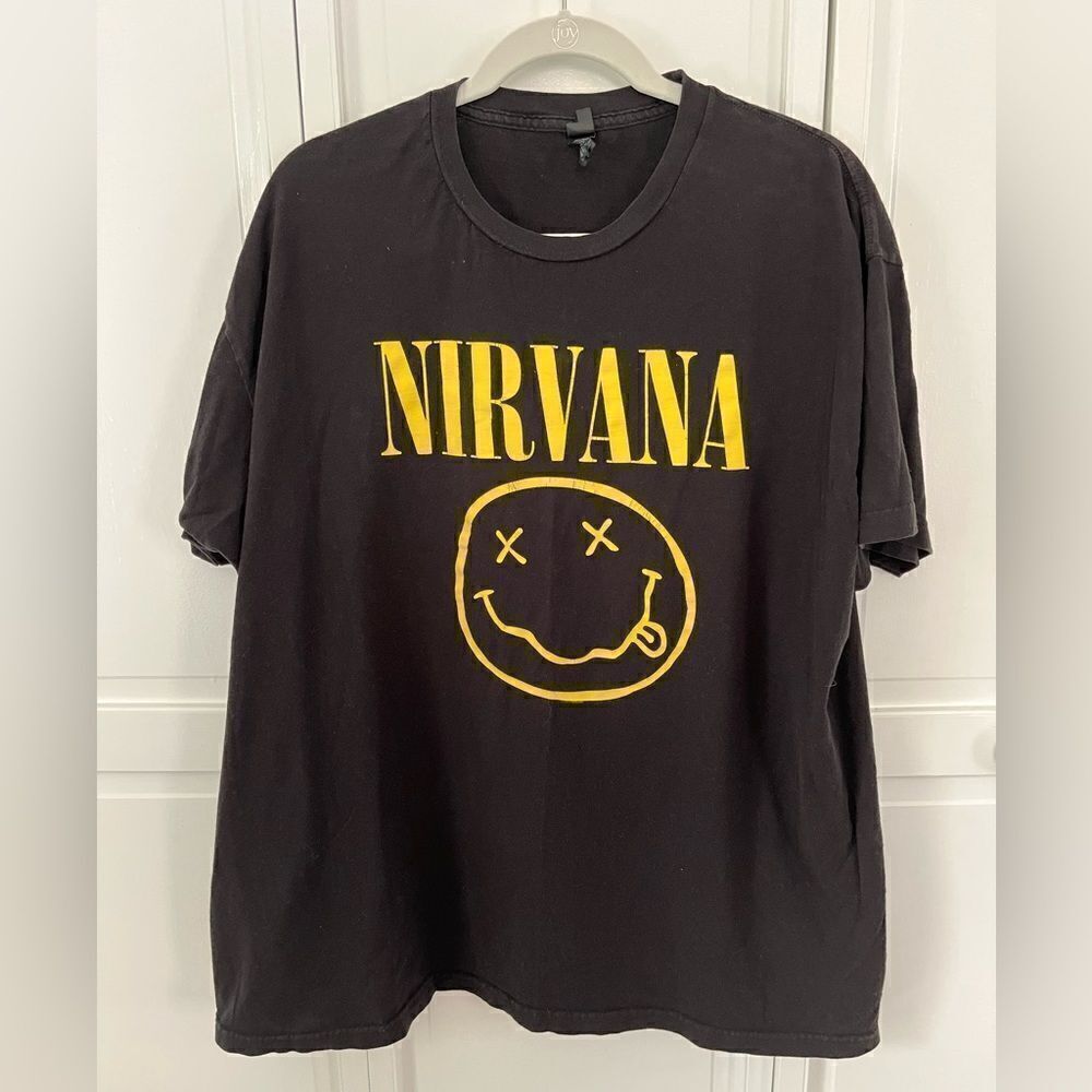 NIRVANA Smiley Face 2012 Black Tee Men's Size 2 XL XXL Kesha Tee Oversized
